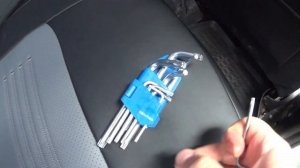 Обзор и установка авточехлов Lord AutoFashion из экокожи на рено логан 1