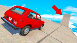 ПРЫЖОК СМЕРТИ! ОГРОМНАЯ ГОРКА С ТРАМПЛИНОМ! СМЕРТЕЛЬНЫЕ ПРЫЖКИ НА ВЫЖИВАНИЕ В BeamNG.drive