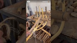 Как народные умельцы делают деревянные вилы легкие и гибкие
