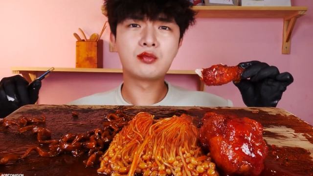 Eating BLACK BEAN NOODLES and ENOKI MUSHROOMS – Extreme Mukbang Compilation!