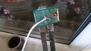 Система автоматического полива на Arduino uno  с самодельным датчиком влажности почвы