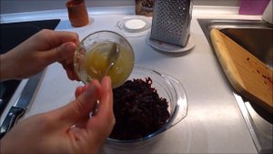Вкусный салат с красной рыбой и свеклой. Без майонеза. МЕГА БЫСТРЫЙ салат из двух ингредиентов!