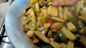 огурцы в кетчупе очень вкусные