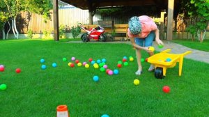 Тиша помогает МАМЕ!!!BABY helps Mommy! Kids Pretend Play with Cleaning Toys!