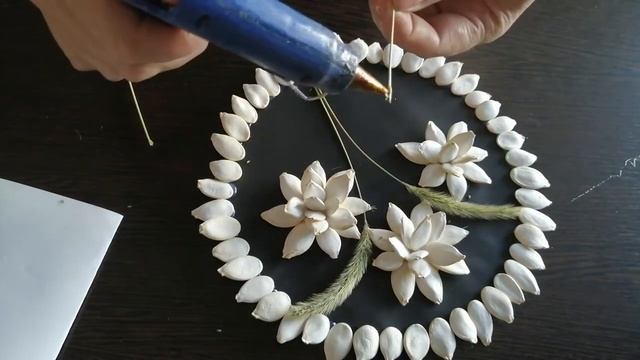 Панно из тыквенных семечек. Делаем сами. Занятия с ребенком смотреть онлайн
