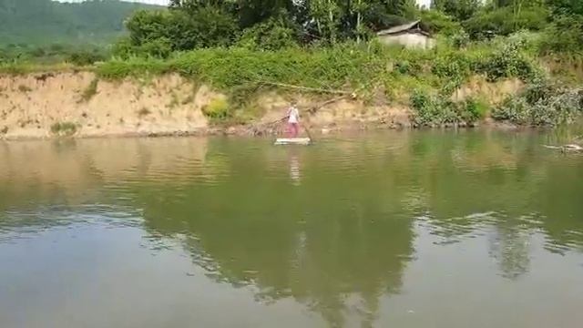 Самодельный плот из фанеры и 5-ти литровых бутылей! Плот из бутылок "Аква-мэн" на самодельном плоту смотреть онлайн