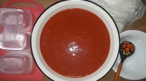КЛУБНИКА ПРОТЁРТАЯ с САХАРОМ. ИНАЧЕ СЫРОЕ ВАРЕНЬЕ.