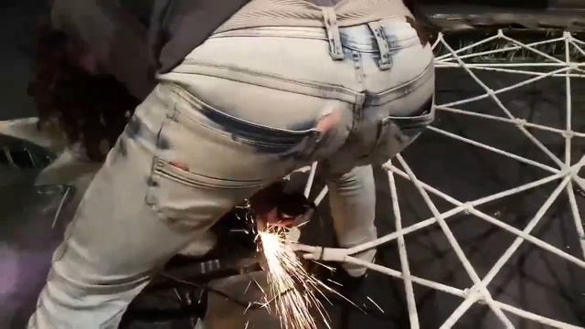 Когда бомбит прямо в студии смотреть онлайн