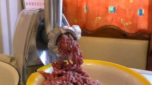 Приготовление фарша или как работают ножи мясорубки.