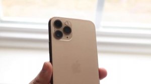 iPhone 11 Pro In LATE 2022! (Review)