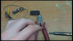 самый лёгкий в исполнении - тестер ёмкости!своими руками!