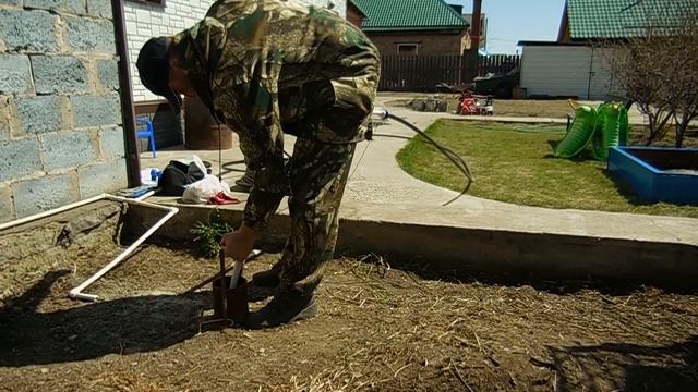 Как сделать полив дача сад огород!Погружной глубинный насос.ПНД труба.Автоматика VALTEC смотреть онлайн