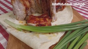 Свиные рёбра в брусничной глазури.
