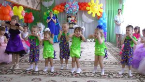 Танец с малышами на выпускном 2019. Муз. рук. Корчагина М. В.