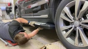 Пороги, подножки Geely Atlas. Два варианта - Rival Premium и BMWstyle