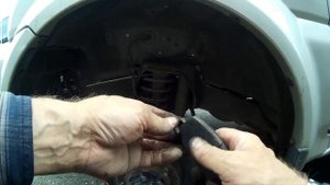 Замена тормозных колодок Suzuki Jimny, Суппорт-2.