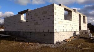 Дом из газоблока своими руками. Кладка стен.
