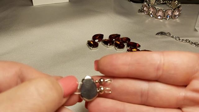 Браслет из кристаллов в цапах.  Браслет своими руками.Handmade Bracelet.Master class for beginners.