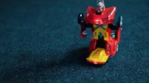 Машина трансформер робот на батарейках