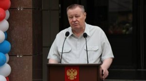Полпред президента в ЮФО Устинов посетил в День знаний школу в Кореновске