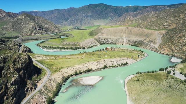 Живописные места Горного Алтая. Пейзажи Горного Алтая с высоты птичьего полёта. смотреть онлайн