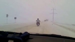 На мотоцикле по снегу на летней резине