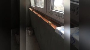 Установка подоконника на балконе.