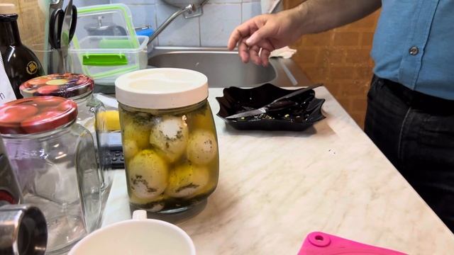Маринованные вареные яйца
