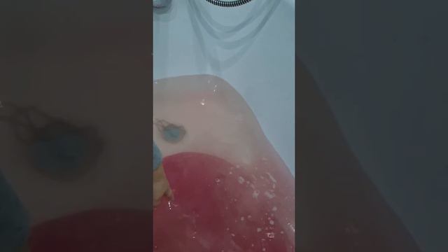 Розовая бомбочка в ванную! смотреть онлайн