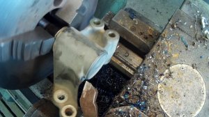 ремонт маятникового рычага автомобиля Nissan Atlas