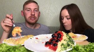 МУКБАНГ КУРИНЫЕ ОТБИВНЫЕ САЛАТ арбузная долька макароны MUKBANG CHICKEN CHOPS salad watermelon slic