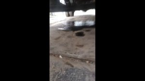 Из сапуна выгнало масло , причина сетку установил под крышку клапанов .