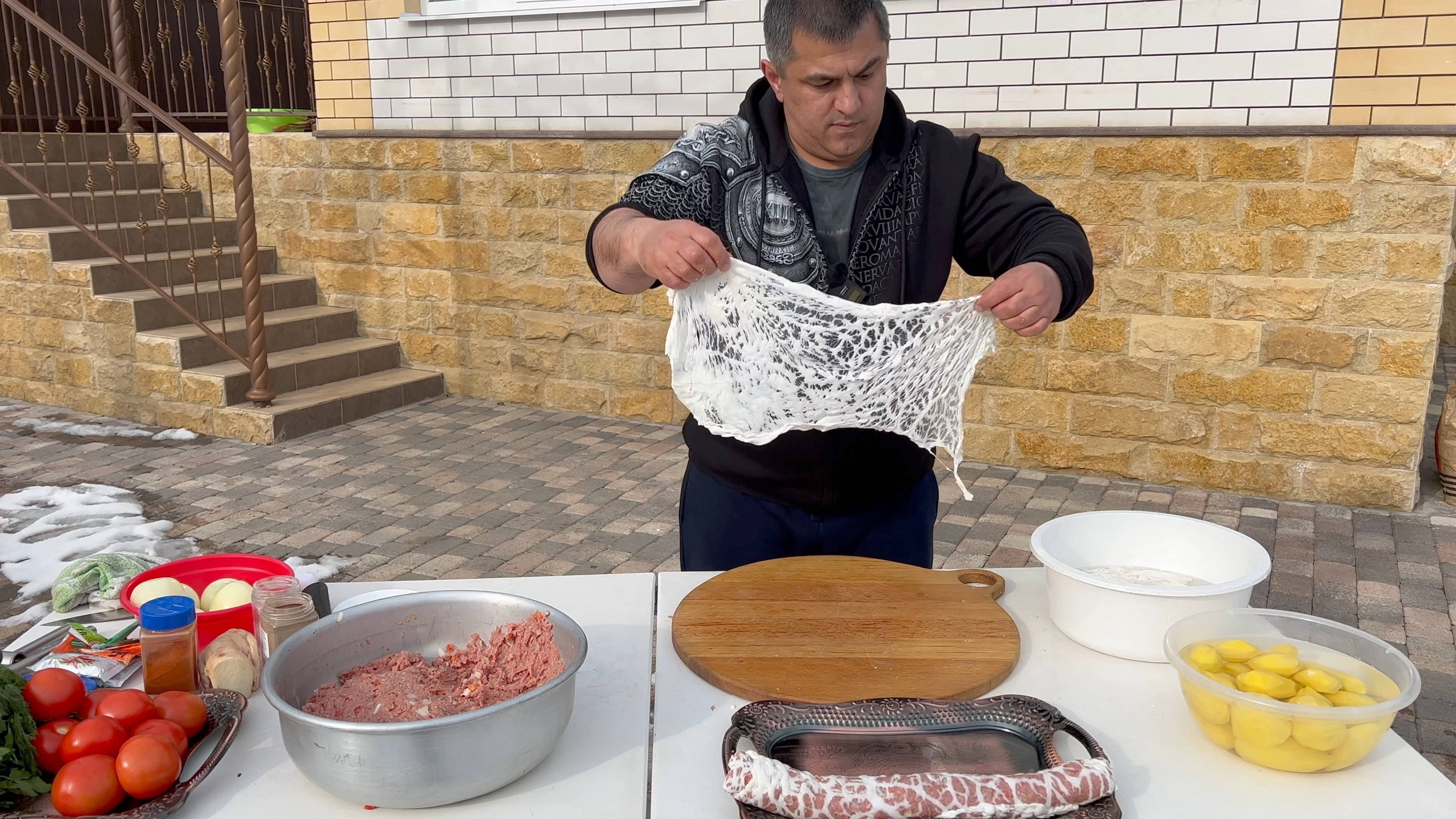 Такой шашлык вы точно не пробовали! Рулеты из фарша в жировой сетке на мангале / Роллы из фарша