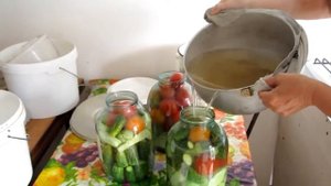 Рецепты Ассорти из огурцов,помидор и патиссонов Огурцы на зиму с лимонной кислотой