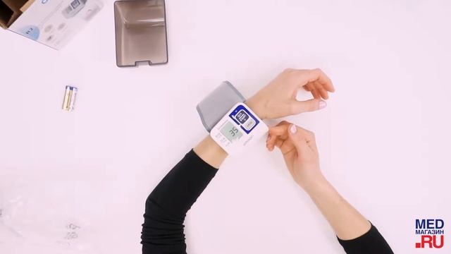 Автоматический тонометр на запястье Omron R2 смотреть онлайн