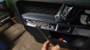 как снять дверную карту на Mercedes g-class w463 2018-2024