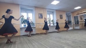 Плие в восточном характере.