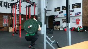 Присед со штангой на груди