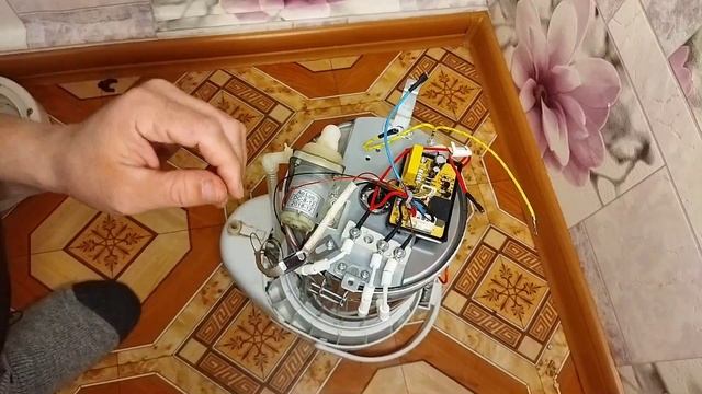 Сломался ТЕРМОПОТ/ ЧАЙНИК. Не качает воду. Проверяю тэн и  моторчик воды. Ремонт своими руками.