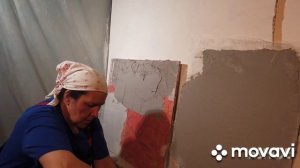 Как выровнять стену под плинтус