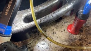 Ты сможешь прокачать тормоза в одиночку с помощью этого инструмента