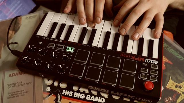 Making Chill Jazzy Hip Hop beat with Akai MPK Mini 2 | Digging vinyls смотреть онлайн