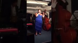 Мир без любимого (Слова Энтин Ю. Музыка Зацепин А. ), исполняет Ирина Аксёнова и квартет А-ДЖАЗ