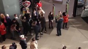 Флешмоб военных на 8 марта, "Королева красоты"