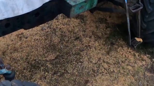 РАЗКАЧИВАЕМ ТРАКТОР ЮМЗ 6 ЧТОБЫ СНЯТЬ МОТОР РАЗБИРАЕМ ЮМАЗИКАА #мотоцикл #трактор #юмз #тракторюмз