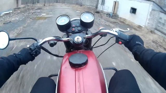 (XL17) Покатушки на JAWA 634 / Повязала охрана в заброшке! смотреть онлайн