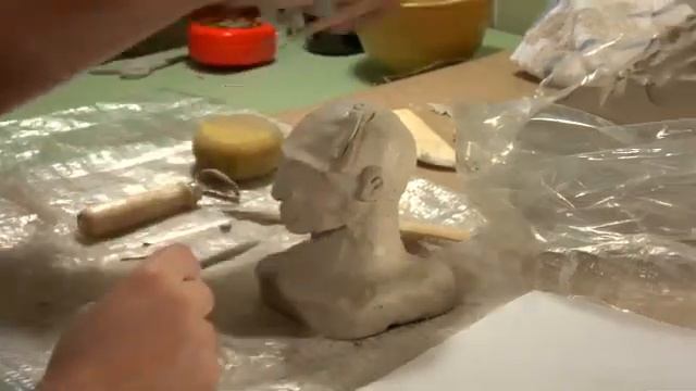 How to Use Coils to Build & Sculpt Hair with Clay смотреть онлайн