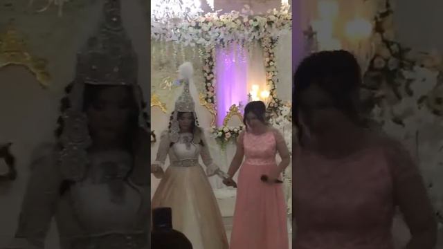 Ұзату. Сестры поют смотреть онлайн