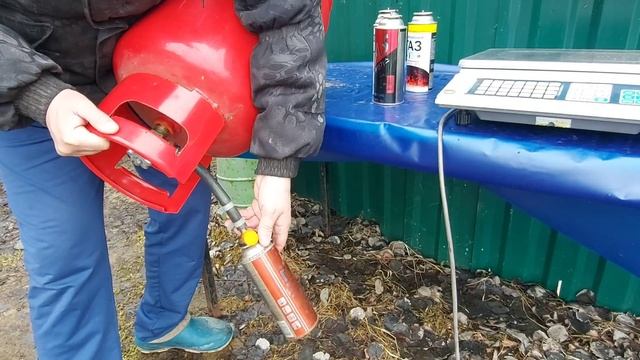 Газ я больше не покупаю в кемпинг баллонах. Сделал переходник и сам перезаправляю газовые баллоны. смотреть онлайн