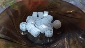 Плавающая биозагрузка для аквариумного фильтра.